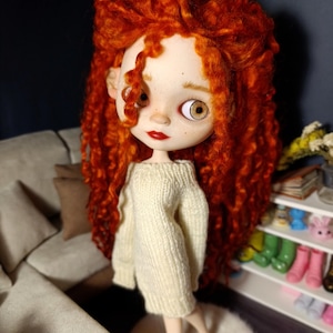 Knitted white oversized sweater for Blythe, clothes for doll Blythe doll 1/6