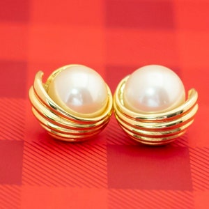 Vintage Victorian Pearl Gemstone Gold Tone Stud Earrings - O17