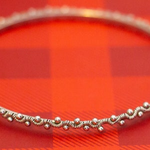 Vintage Silver Tone Minimal Bangle Bracelet 9 Inches - O29