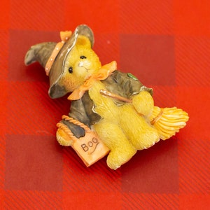 Vintage Witchy Bear Halloween Brooch - O27