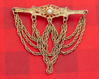 Vintage Golden Victorian Chain Brooch - O26
