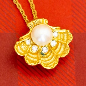 Vintage Perle Muschel Gold Ton Anhänger Halskette von Avon 18 Zoll - O28