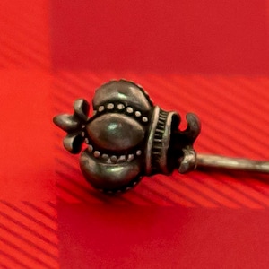 Vintage Mid Century Crown Silver Tone Stick Pin - O10