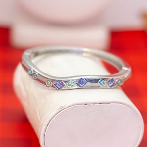 7 inch, Vintage Multiple Colored Rhinestones Elegant Silver Tone Hinge Bangle - O35