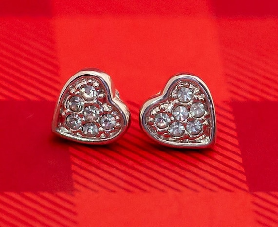 Avon stud earrings deals