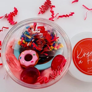 Donut Sensory Cup with Bubble gum scented play dough