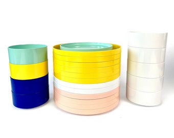 1970s Heller Hellerware Massimo Vignelli Melamine Plastic Plates & Bowls