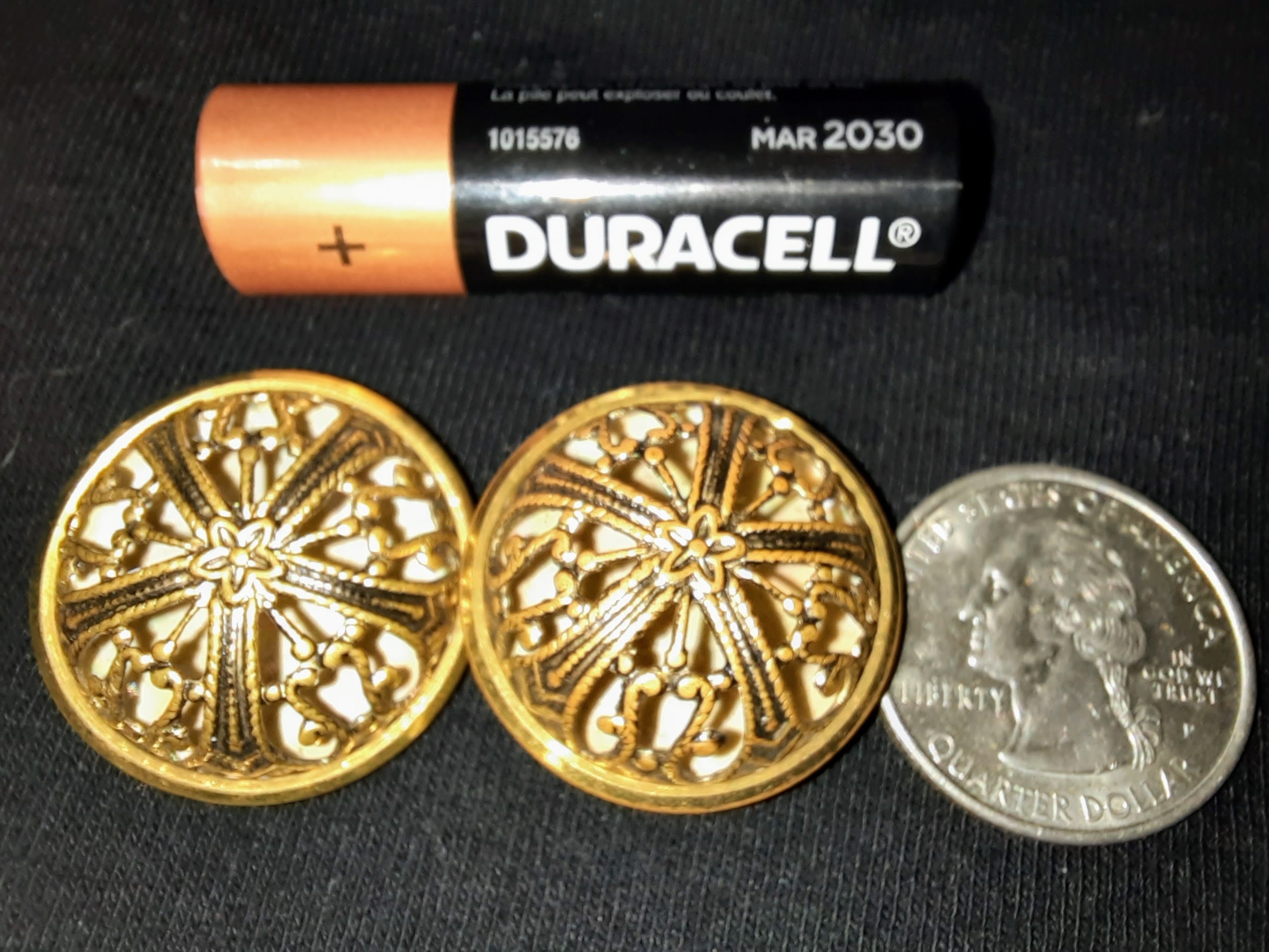 2 Decorative Victorian Era Buttons - Etsy