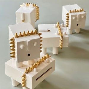 Hand-Crafted Ceramic Cubic Lion: Minimalist Tabletop Sculpture