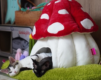 Handmade Mushroom Cat Bed Cave with Toys–Cozy Hideaway for Cat & Dog Bed, Plush Grass Mat, Cute Cat furniture, Premium Dog House,DIY Pet Bed