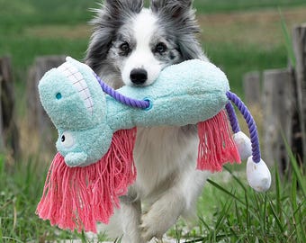 Interactive Dog Tug Toy, Pull-to-Adjust Squeaky Plush Dog Toy with Cotton Rope for Fetch, Chew & Dog Enrichment – MA One Family