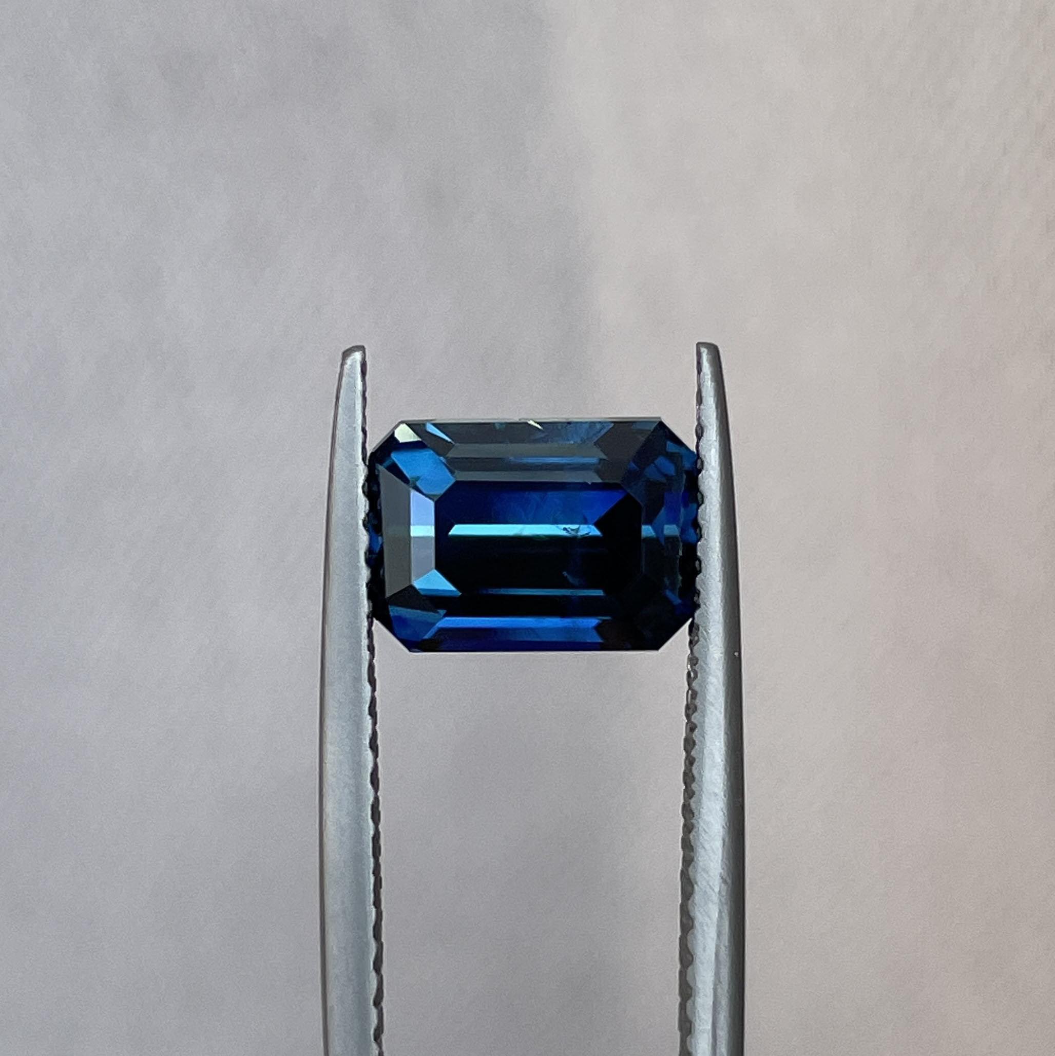 3.01カラットのティールブルーサファイア：エメラルドカットのルース