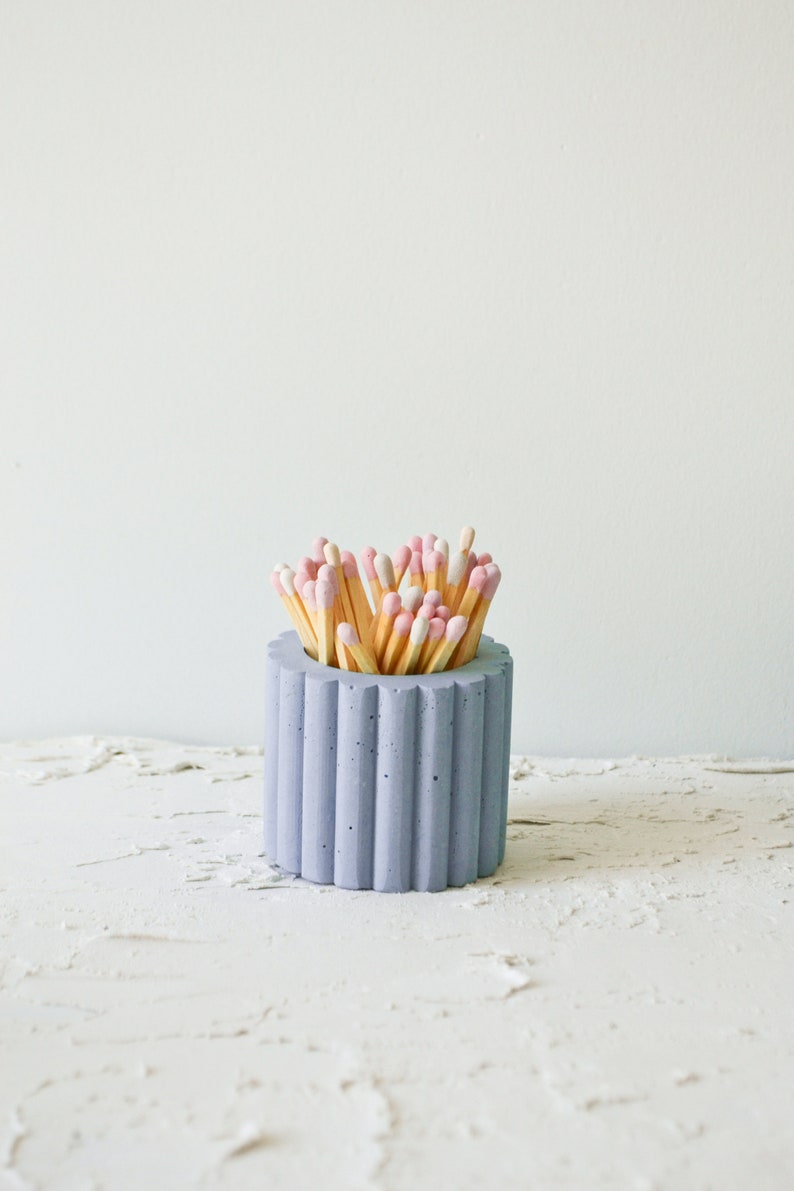 Concrete Ribbed Match Holder with Striker - Thumbnail 4