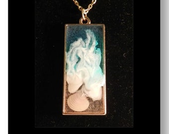 Beach Scene Resin Bezel Pendant Necklace With Real Shells and Sand