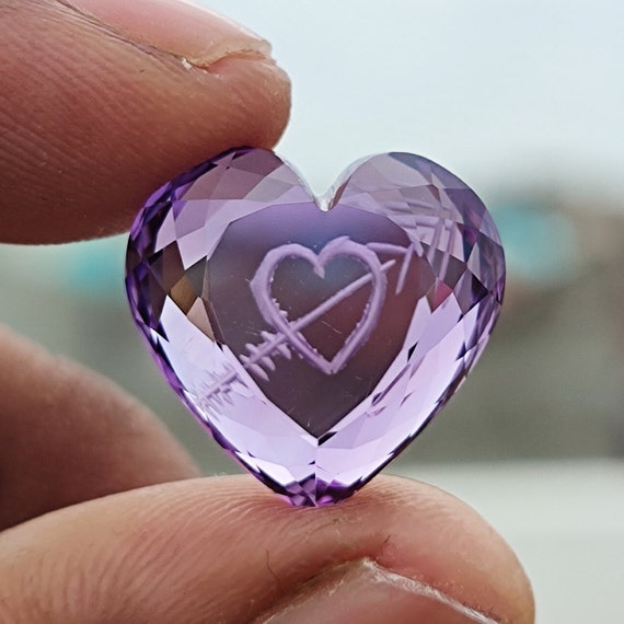 天然アメジスト原石、美しいハートの手彫り、ファンタジーハート