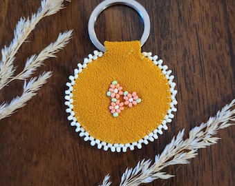 Portachiavi con perline, fiori rosa con perline