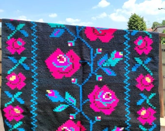 Vintage Romanian rug, handmade wool carpet, kelim Moldavian art, hand-woven in the 70s, boho floral style, tapis moldave, 197x143cm.