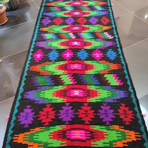 Vintage Romanian rug, handmade wool rug, tapis moldave, hand-woven in the 70s, kelim Moldavian boho rug, 315x118cm.