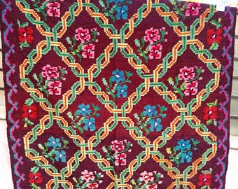 Vintage Romanian rug, handmade wool rug, tapis moldave, hand-woven in the 70s, kelim Moldavian boho rug, 195x140cm.