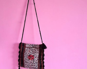 Vintage Romanian handwoven wool shoulder bag,  handmade wool  bag - boho floral traditional bag, 30x27cm.