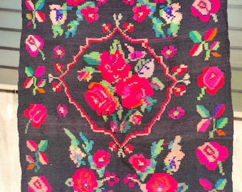 tapis roumain vintage, tapis en laine fait main, art kelim de la Bessarabie, tissé à la main dans les années 60, tapis moldave, style floral bohème, 190 x 128 cm.