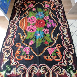 Vintage romanian rug, handmade wool carpet, kelim Bessarabian rural art, hand-woven in the 80s, tapis moldave, boho floral style, 220x130cm.