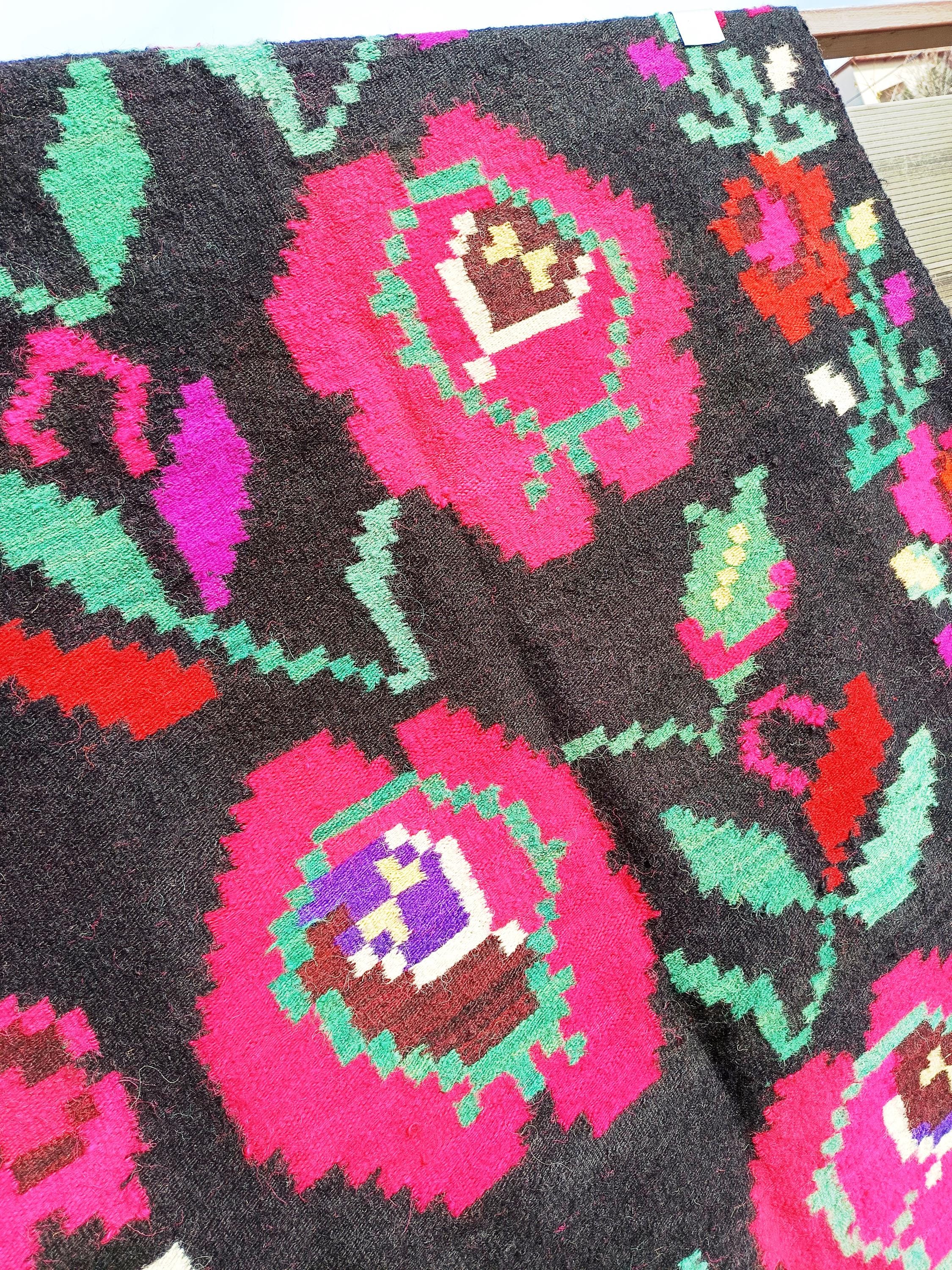 Tapis roumain, tapis kilim vintage tissé à la main de Transylvanie Tapis roumain, tapis kilim vintage tissé à la main de Transylvanie