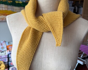 Triangular Scarf Handmade Cashmere Upcycled Yarn Soft Warm Accessory Beautiful Gift Unique Present Trendy
