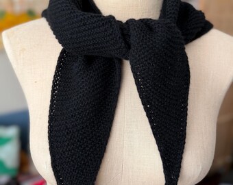 Triangular Scarf Handmade Cashmere Upcycled Yarn Soft Warm Accessory Beautiful Gift Unique Present Trendy