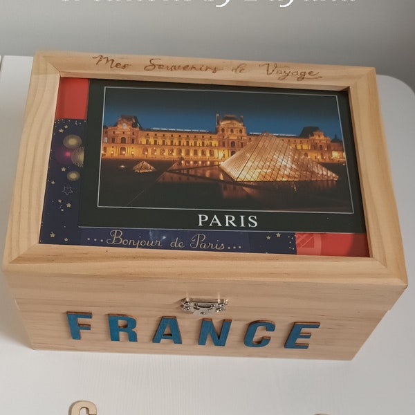 Boîte à souvenirs de voyages personnalisée en bois-cadre vitrine avec pyrogravure