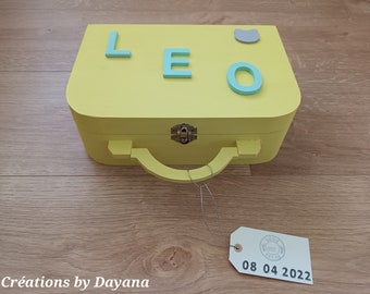 Boîte à souvenirs de naissance coffre en bois personnalisé et peint à la main" Léo "