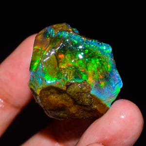 Welo Ethiopian Opal Rough: 59 Ct. Natural Gemstone for Jewelry Making