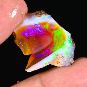 Etiopisk opal, grov ädelsten, smyckestillverkning (36,15 ct, 30 x 25 x 13 mm)