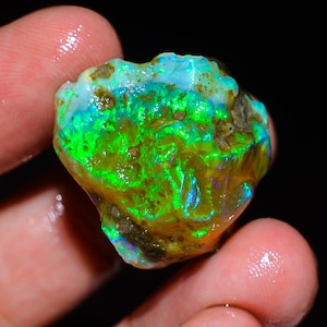 Welo Fire Ethiopian Opal Rough Gemstone: Natural Oil, 39 Ct