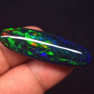 AAA Black Ethiopian Opal Cabochon: Oval Gemstone, 30 Carat