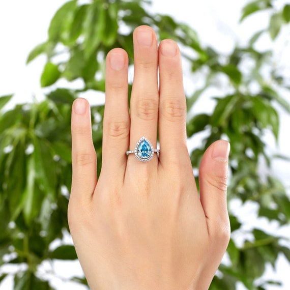 Aqua blue diamond ring deals