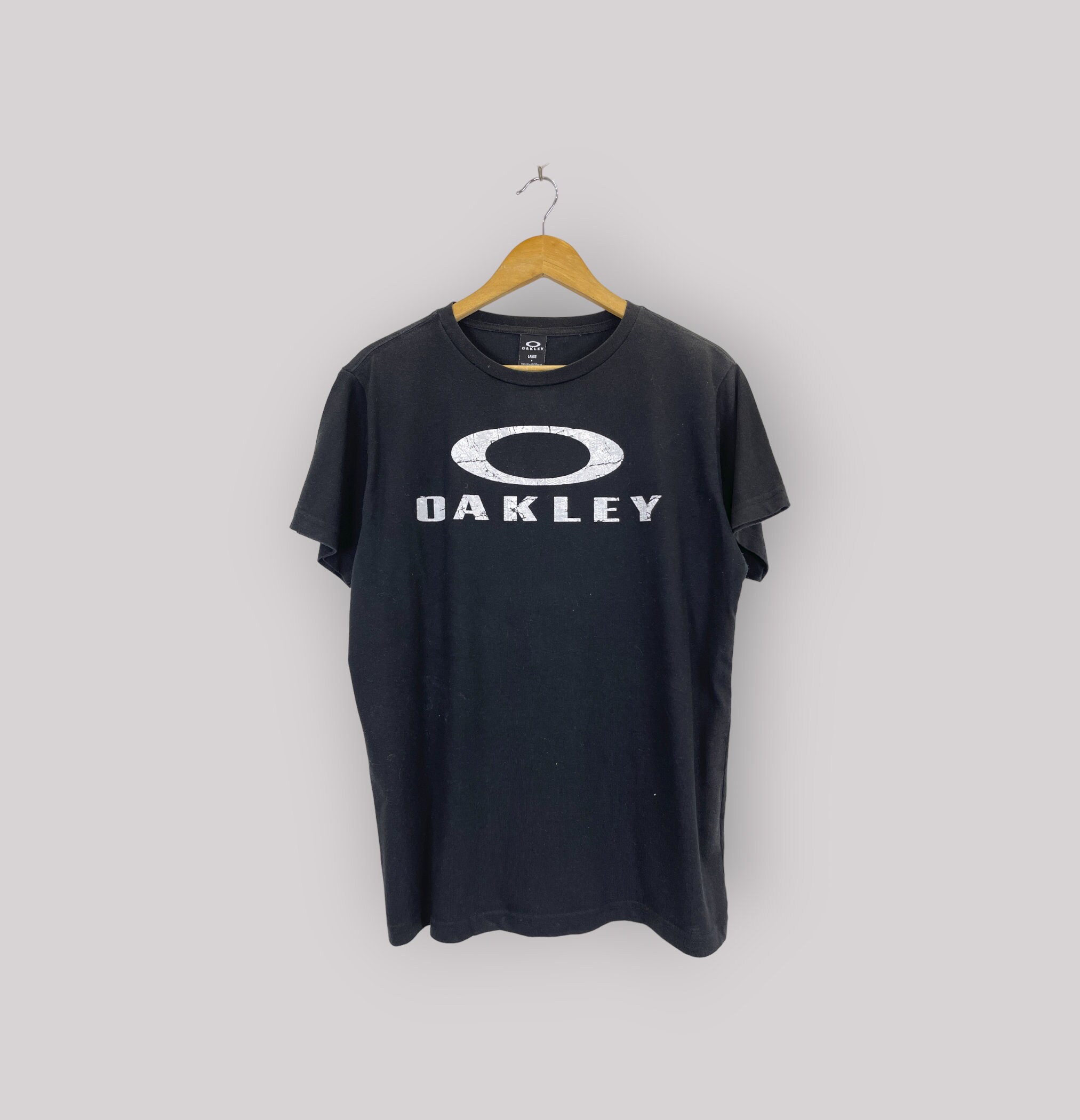 Vintage 90s Oakley Central Big Logo Tee Vintage 1990s Size Vintage 90s Oakley Central Big Logo Tee Vintage 1990s Size