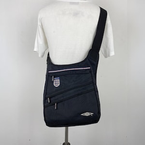 vintage sac à bandoulière Umbro England Team, sac à bandoulière Umbro vintage, sac messager, sac latéral, mini messager pour homme, sac de transport de tous les jours
