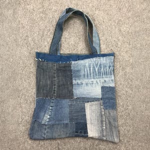 Handgemachte Einkaufstasche aus recyceltem Jeansstoff - Umweltfreundliche, einzigartige Patchwork-Einkaufstasche aus Jeansstoff mit stabilen Griffen für den täglichen Gebrauch und auf Reisen