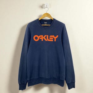 Vintage Oakley Custom Fit Navy Blue Sweater Vintage Oakley Wording Crewneck Sweatshirt Authentic Oakley Streetwear Size Medium Unisex