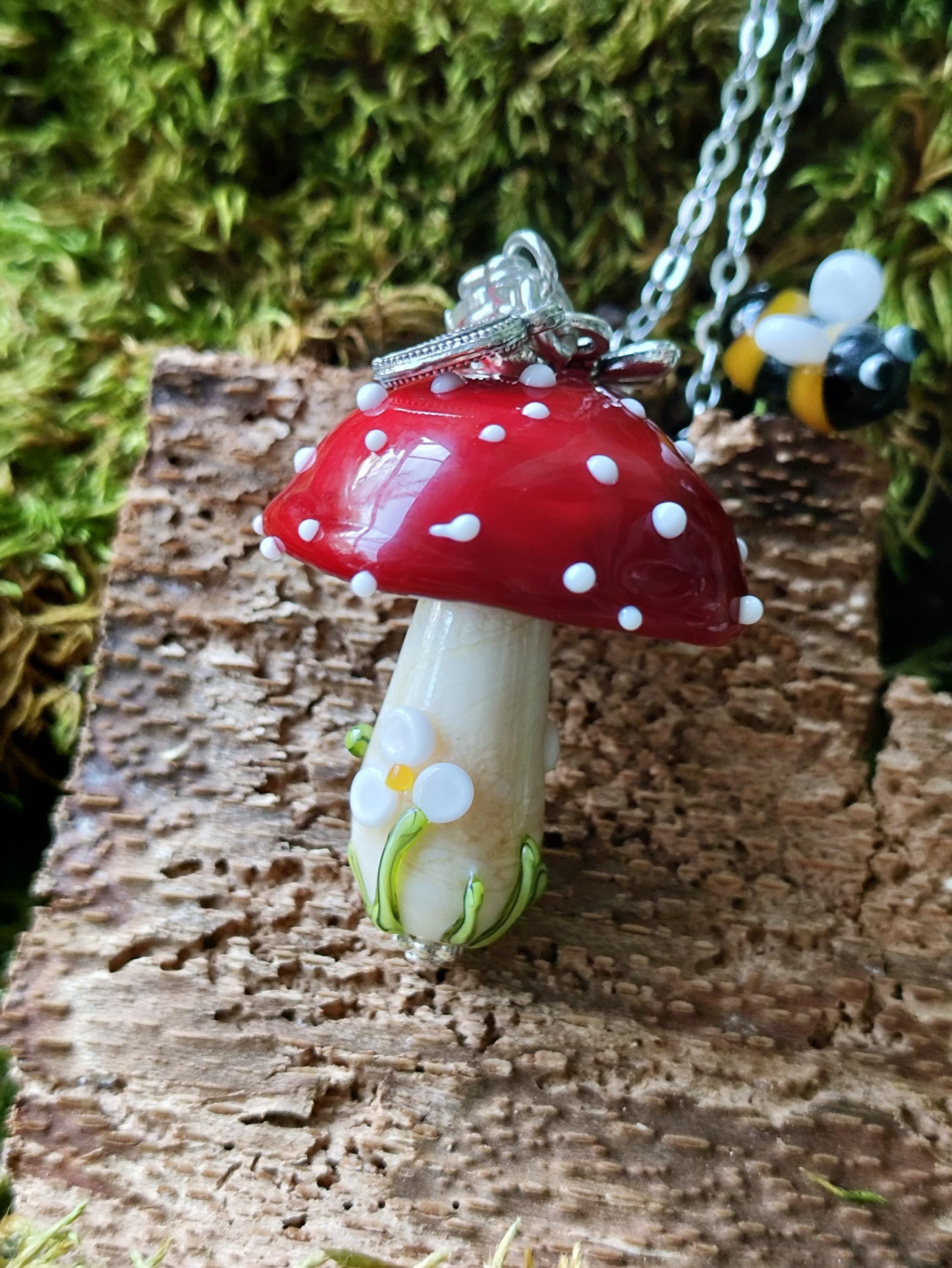 Collier Enfant – Pendentif Verre – Champignon Rouge – Fantaisie – AE6