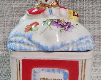 Vintage 1940'S Hull Pottery Little Red Riding Cinnamon Spice Jar with lid
