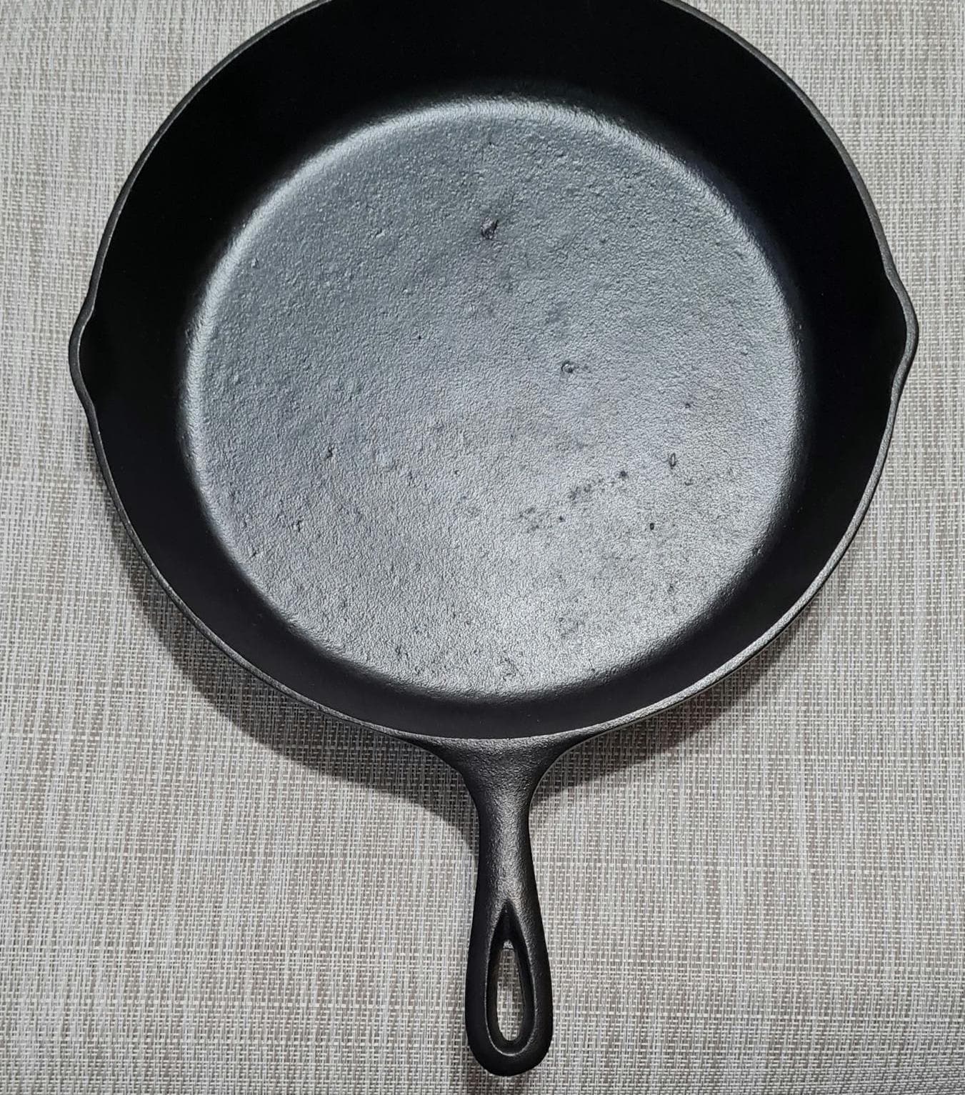 Vintage Lodge 10 SK Three Notch Cast Iron Skillet D1 Markers
