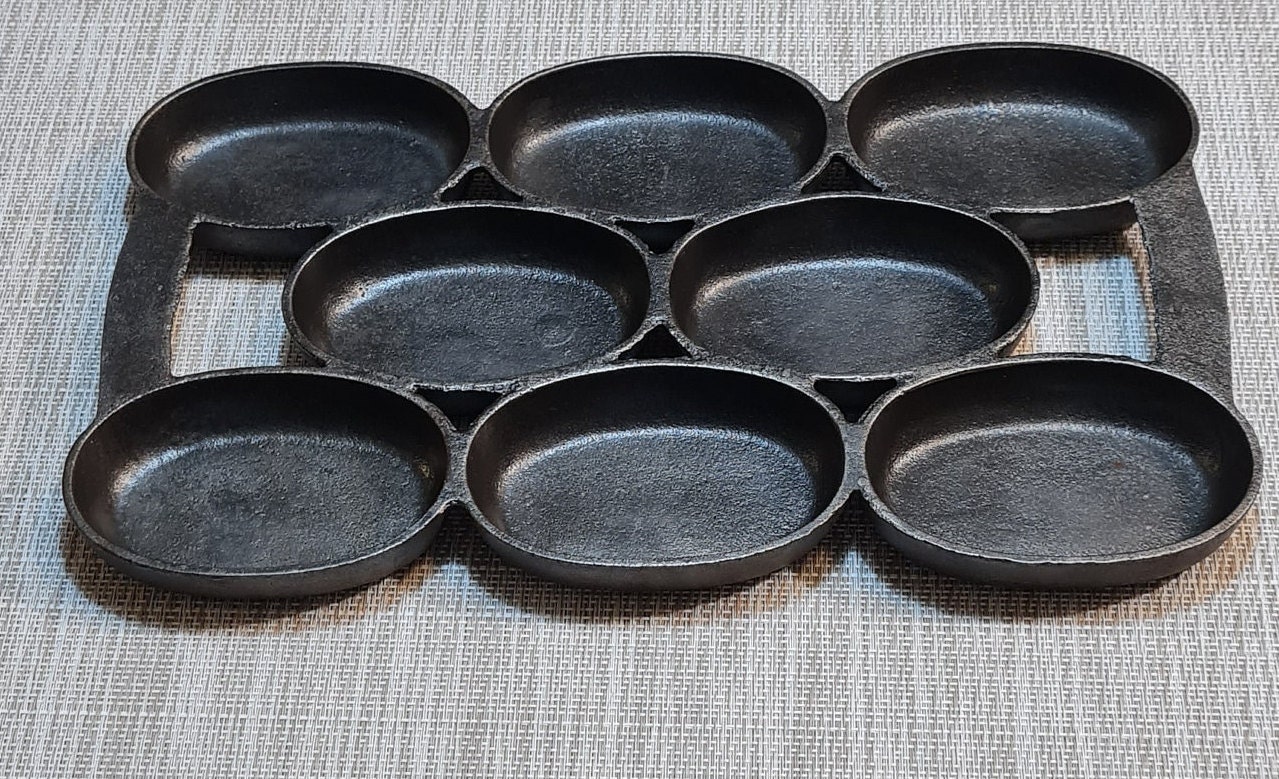 Antique Cast Iron Gem Pan 5 Unmarked 8 Cup Muffin Pan Etsy