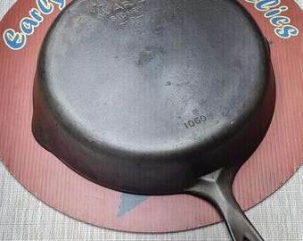 Wagner Ware #10 P/N 1060 Cast Iron Skillet with Stylized Logo and Smooth Bottom