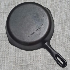 Unmarked Wagner Ware #5 - 8 inch skillet, X Marker Mark