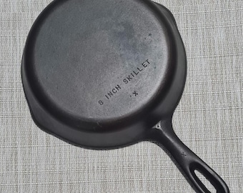 Unmarked Wagner Ware #5 - 8 inch skillet, X Marker Mark