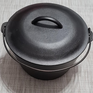 Lodge #7 Flat Bottom Pot