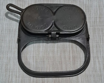 RARE! Wagner #2 Pancake Cast Iron Flip Griddle.