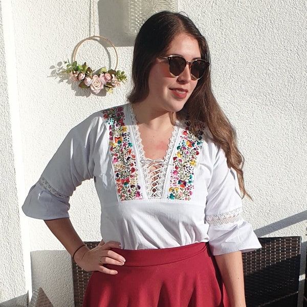 Mexican flowery cotton blouse, hand-embroidered, original from Chiapas, Mexico